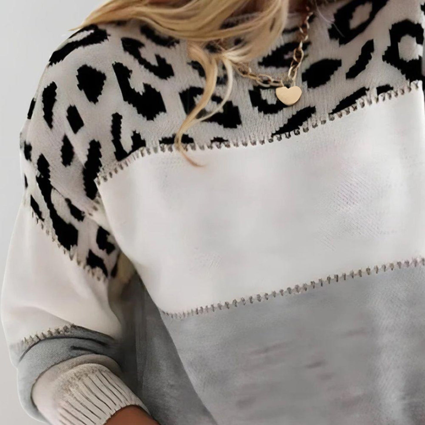 Clémence | Pull Léopard Élégance